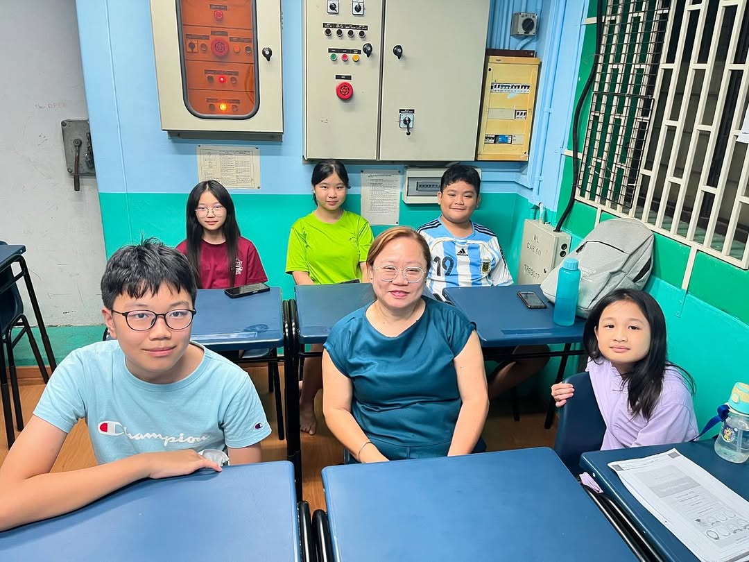 How Small Group Tuition in Woodlands Helps Primary Students Build Confidence